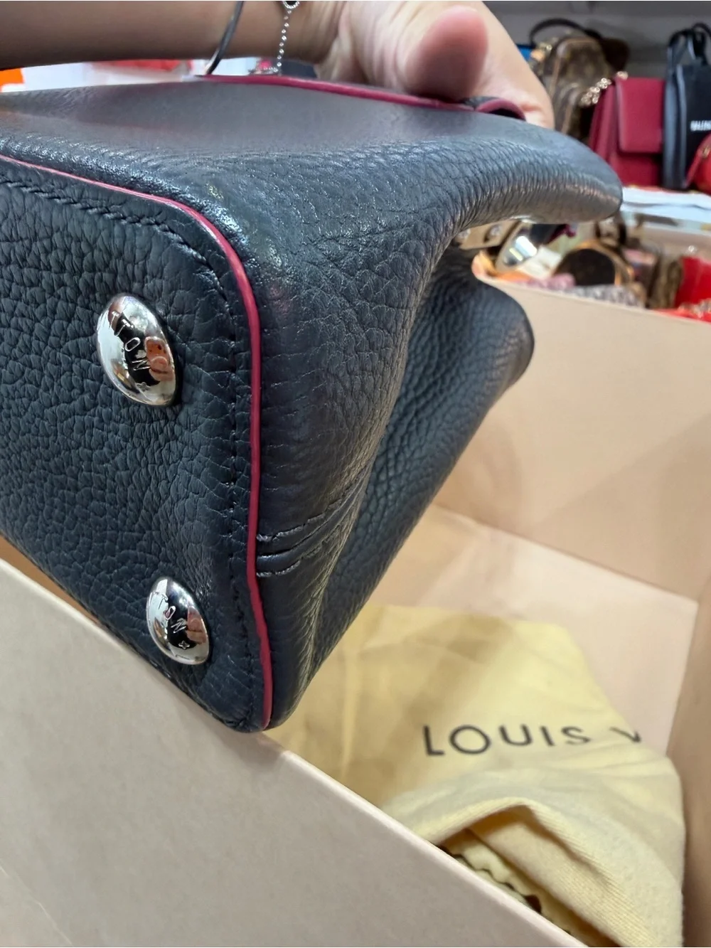 Lv